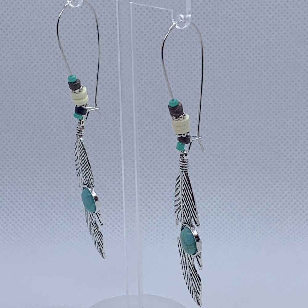 🖤Pick Any 3 for $12🖤 Vintage Turquoise Earrings - Picture 3 of 3